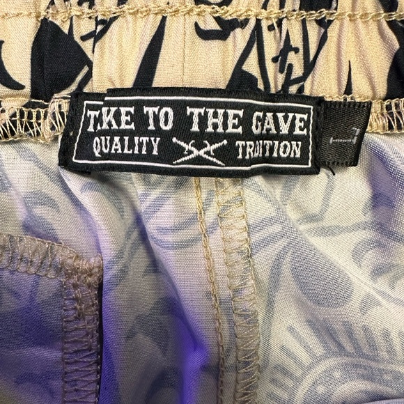 Tattoo print shorts - Picture 2 of 3